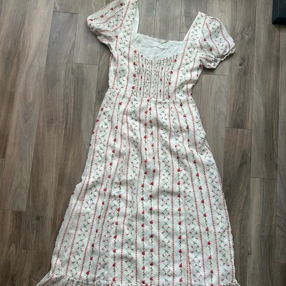 With Jean Cottagecore White Empire Waist Floral Midi Dress - Picture 11 of 13